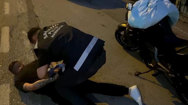 Çarşafa sarılı hap ile başlayan operasyonda 68 bin sentetik hap ele geçirildi