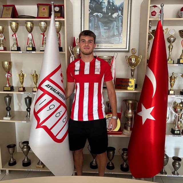 Ayvalıkgücü Halil Cengiz'i aldı