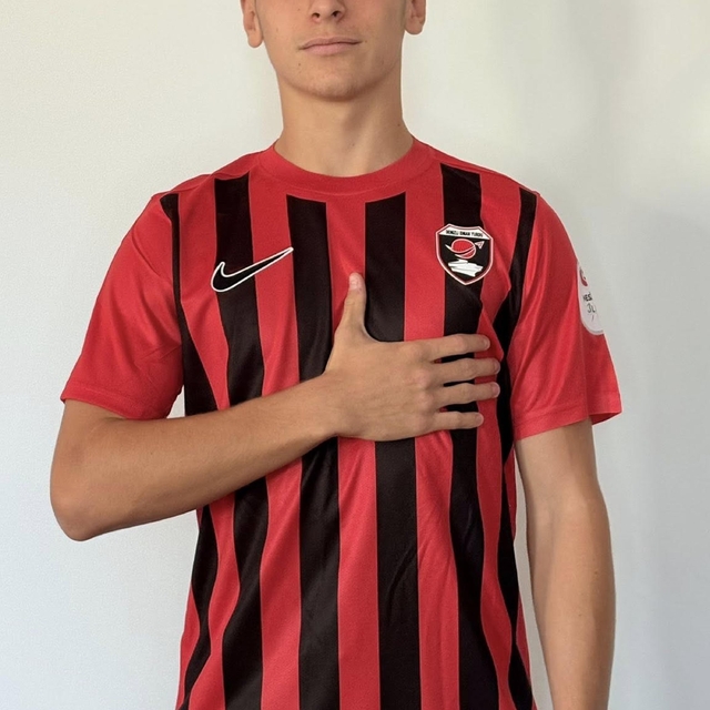 Denizli İdmanyurdu gençlerle imzaladı