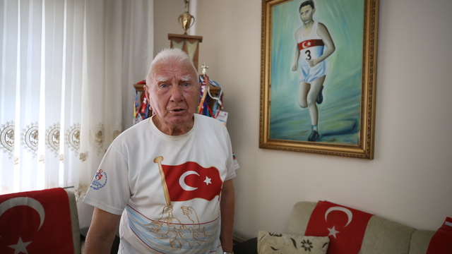 83 yaşındaki "Yüzyılın Atletinden" hareketsizlik tepkisi