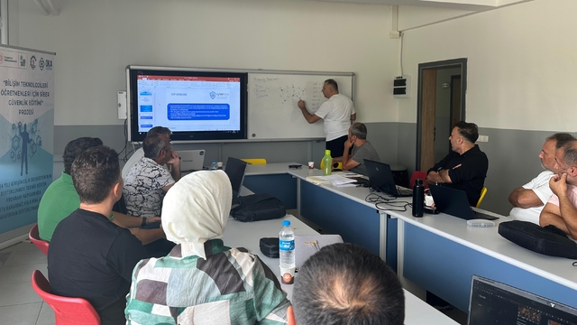 Samsun'da bilişim teknolojileri öğretmenlerine siber güvenlik eğitimi verildi