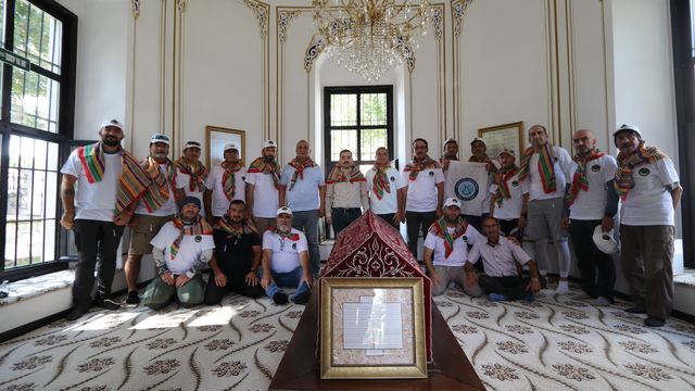 Kayı Boyu'nun göç yolculuğunu yeniden canlandırmak için pedal çeviriyorlar