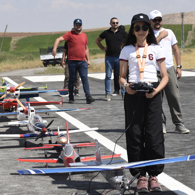 Sivas'ta İHA ve model uçak pisti hizmete girdi