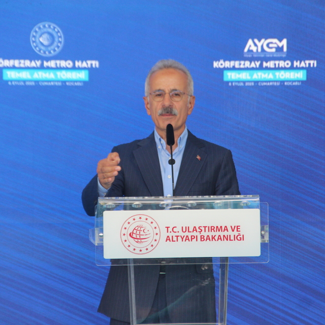 Bakan Uraloğlu: Kent içi raylı sistem uzunluğunu 745 kilometreye çıkaracağı...