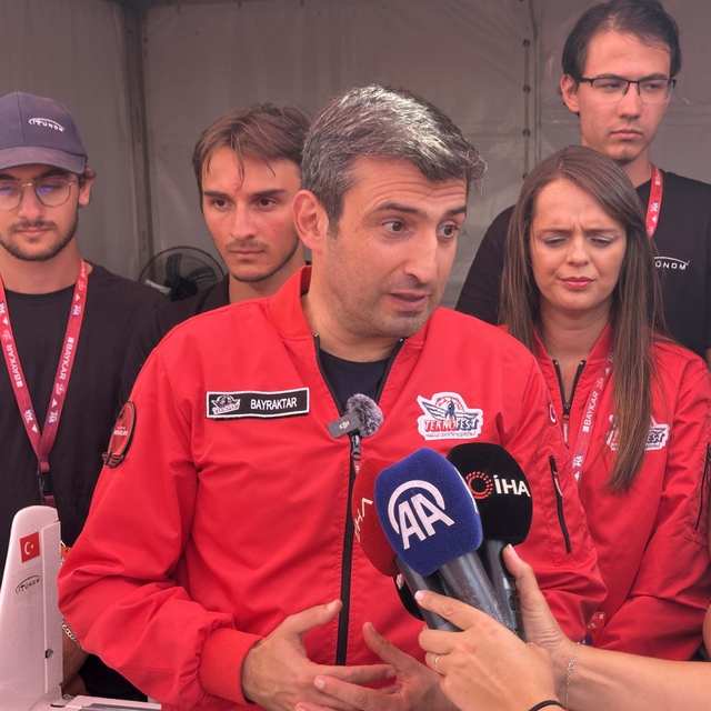 Selçuk Bayraktar: Tam bağımsız, müreffeh Türkiye'yi buradaki genç kardeşler...