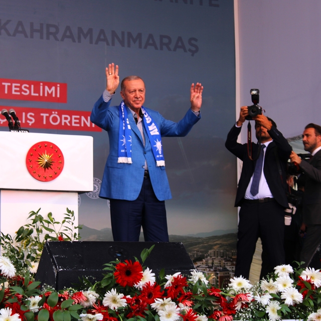 Cumhurbaşkanı Erdoğan: Şehitlerimizin ruhunu incitecek hiçbir işin içinde b...