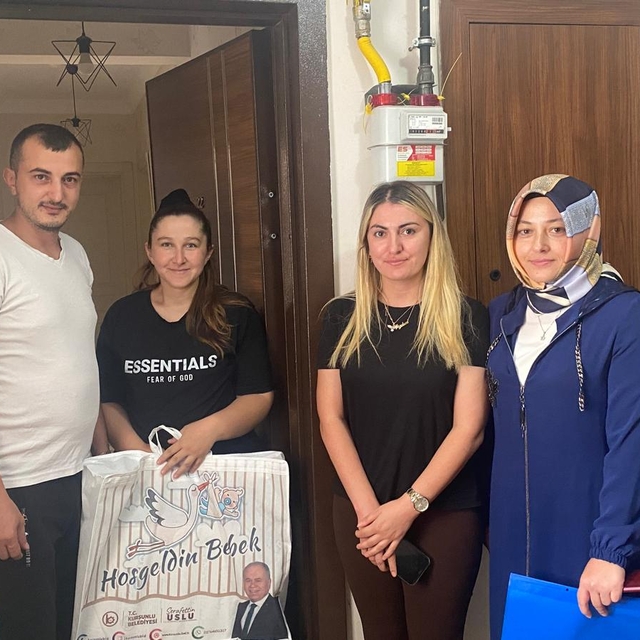 Kurşunlu Belediyesi "Hoş Geldin Bebek Projesi" ile ailelere hediye ulaştırı...