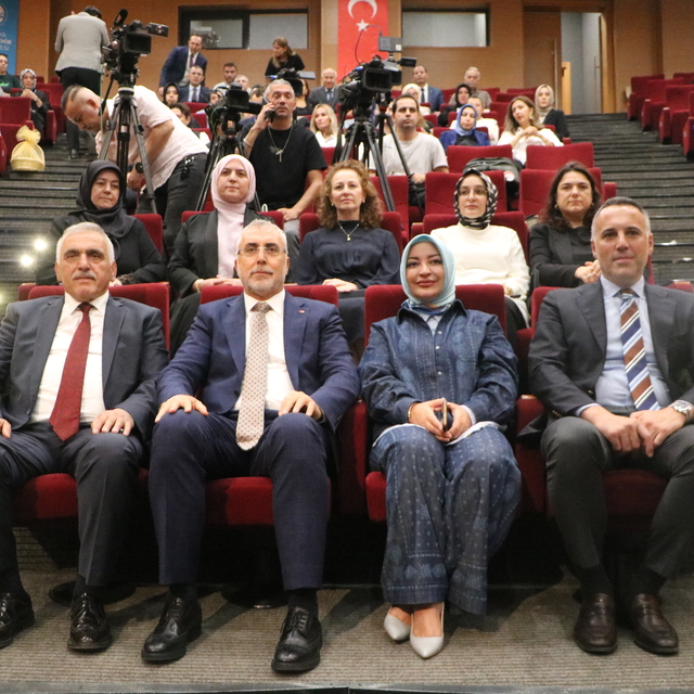 Bakan Işıkhan: Kabuğumuzu kırıp gerçek kapasitemize ulaşmak için yoğun çaba...