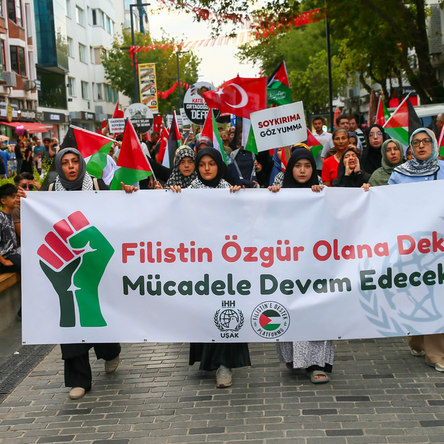 İzmir ve Uşak'tan Filistin'e ve Küresel Sumud Filosu'na destek