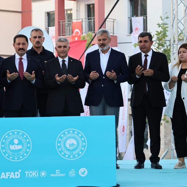 Hatay'da depremzedelere anahtarları teslim edildi