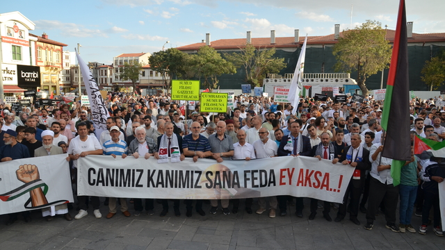 Konya ve Aksaray'da Küresel Sumud Filosu'na destek yürüyüşü yapıldı