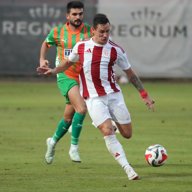 Corendon Alanyaspor, hazırlık maçında Antalyaspor'u 1-0 yendi