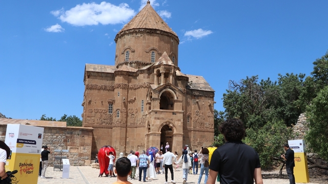 Tarihi Akdamar Kilisesi'nde 13'üncü ayin