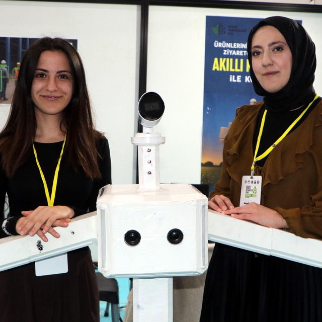 Yapay zeka destekli 'akıllı korkuluk' ekili alanları yabani hayvanlara karş...