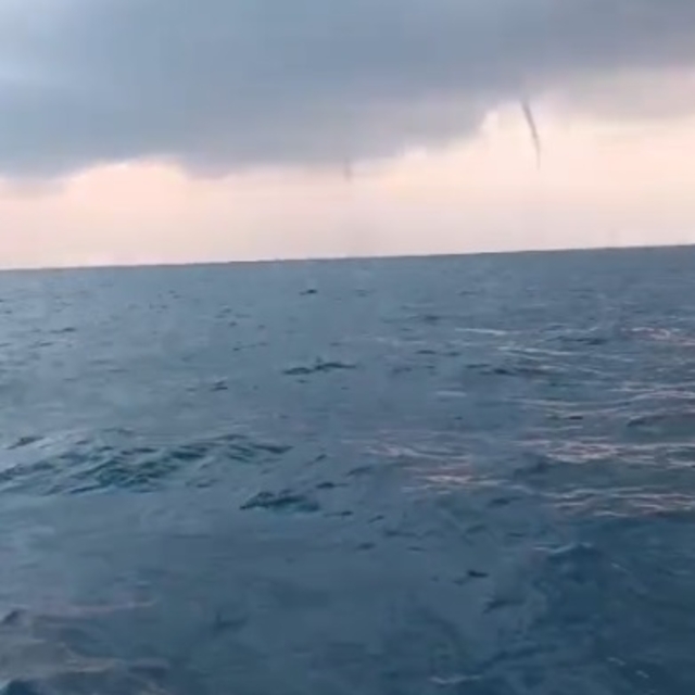 Hatay'da denizde çıkan hortumlar kamerada