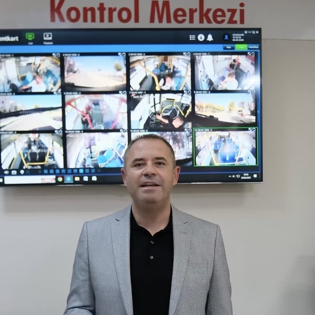 Kırklareli Belediye Başkanı Bulut, Toplu Taşıma Kontrol Merkezi'nde incelem...