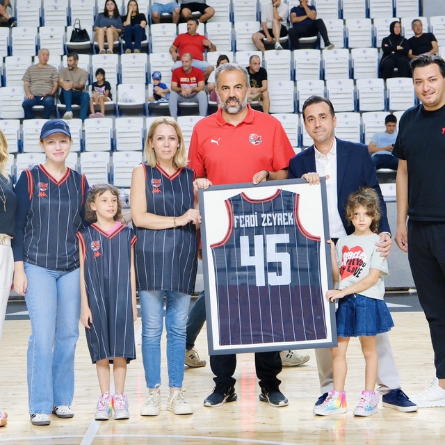 Manisa Basket Ferdi Zeyrek'i unutmadı