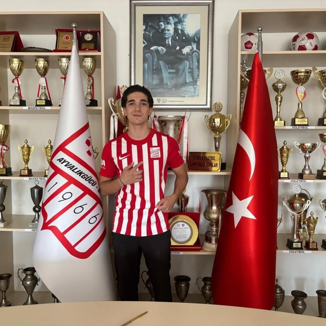 Ayvalıkgücü Belediyespor, Efe Sayhan'ı kadrosuna kattı