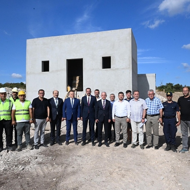 Kırklareli Valisi Turan, içme suyu deposu inşaatını inceledi