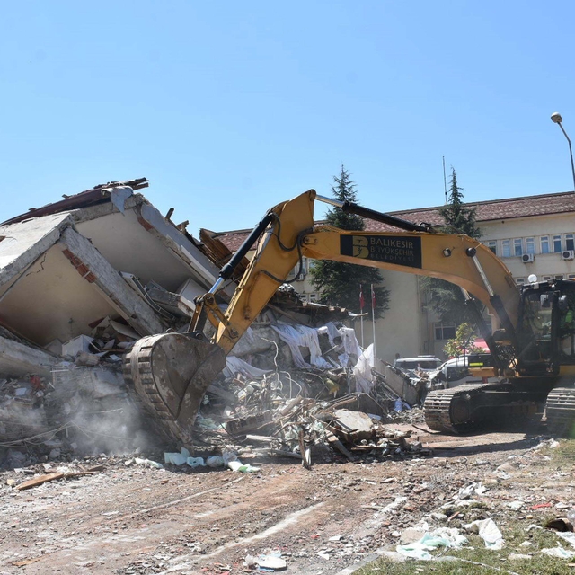 Prof. Dr. Sözbilir'den deprem fırtınası uyarısı