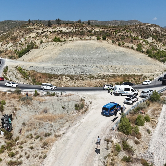 Antalya'da devrilen otomobildeki 1 kişi öldü, 1 kişi ağır yaralandı