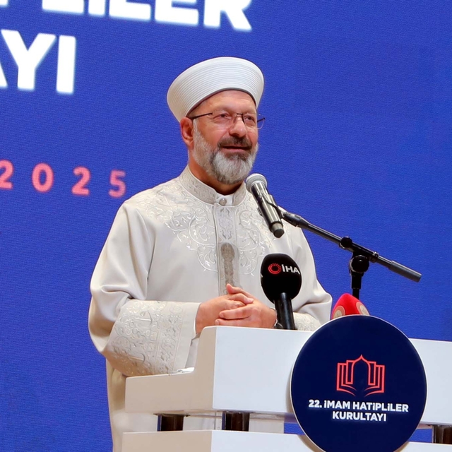 Bakan Kacır: Ay'a uzay aracı göndereceğiz (2)