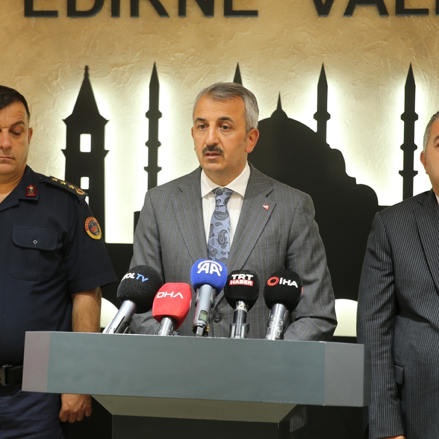 Edirne Valisi Sezer, güvenlik önlemlerinin kentteki hırsızlık olaylarını ci...