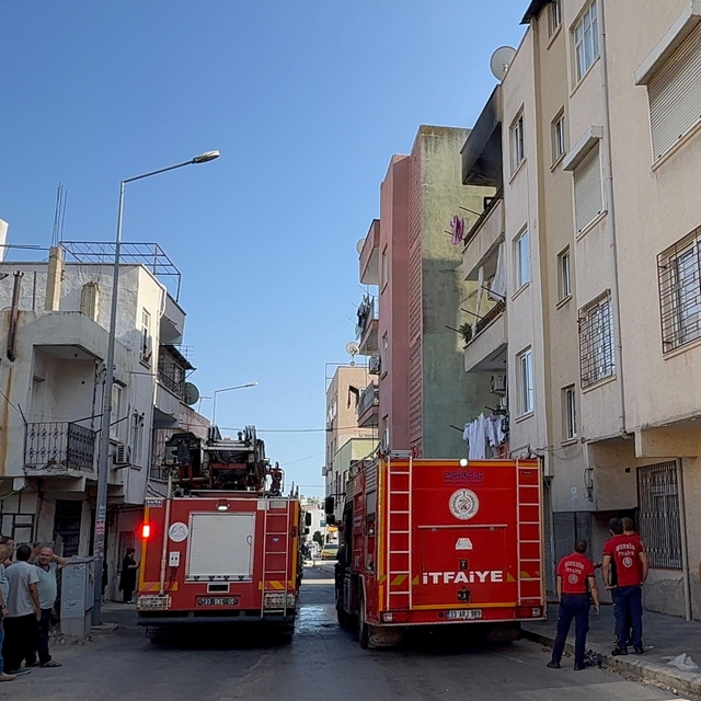Mersin'de oturduğu evi ateşe veren kişi gözaltına alındı