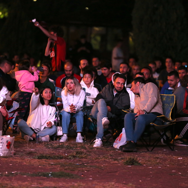 Eskişehir'de Türkiye-İspanya maçı dev ekranda gösterildi