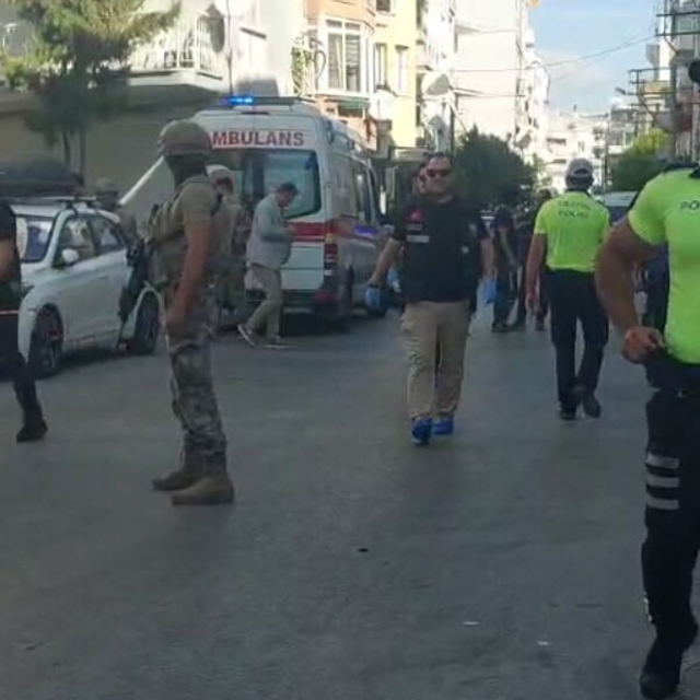 İzmir'de polis merkezine silahlı saldırı: Şehit ve yaralılar var