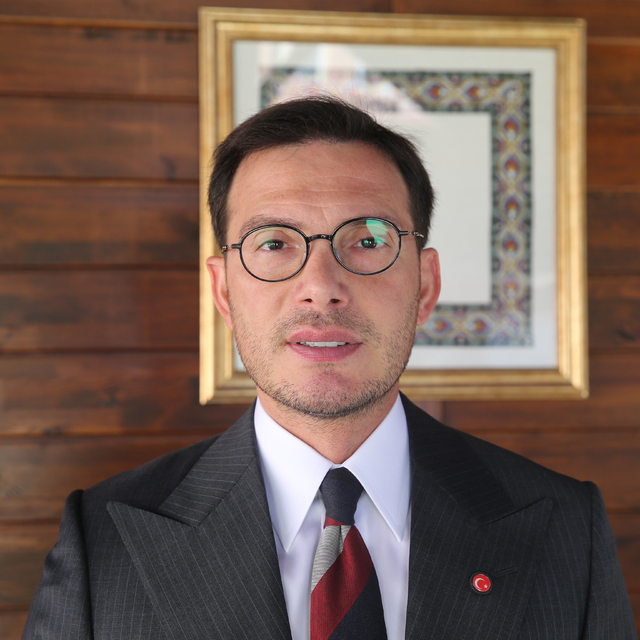 Tokat Belediye Başkanı Yazıcıoğlu, babası Recep Yazıcıoğlu'nun idareciliğin...