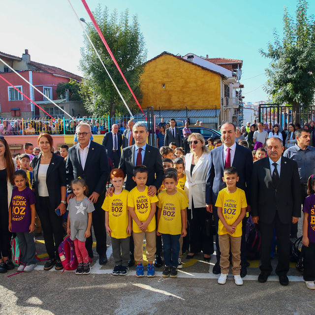 Uşak'ta yeni eğitim öğretim yılı başladı