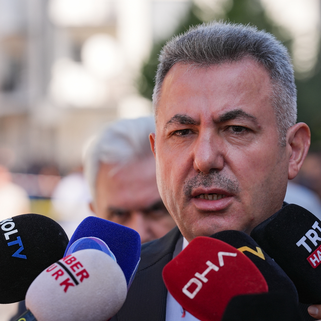 İzmir Valisi Elban'dan polis merkezine yönelik silahlı saldırıya ilişkin aç...