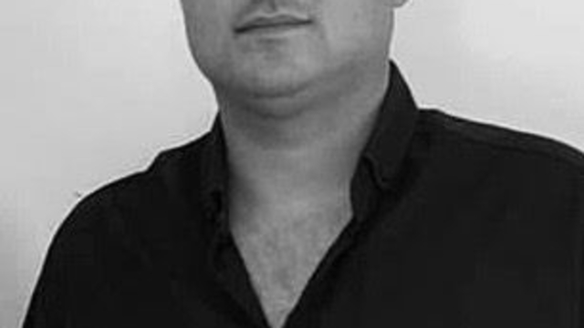 Arkadaşlarıyla denizi seyrederken kayalıklara düşüp öldü