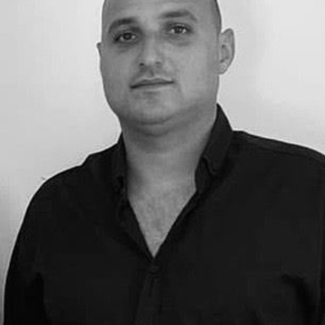 Arkadaşlarıyla denizi seyrederken kayalıklara düşüp öldü