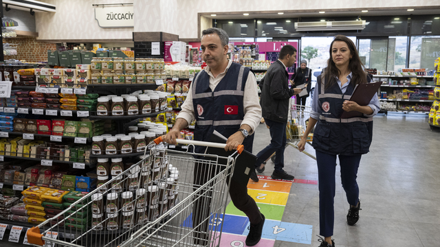 Ticaret Bakanlığı ekipleri başkentte market denetimi yaptı