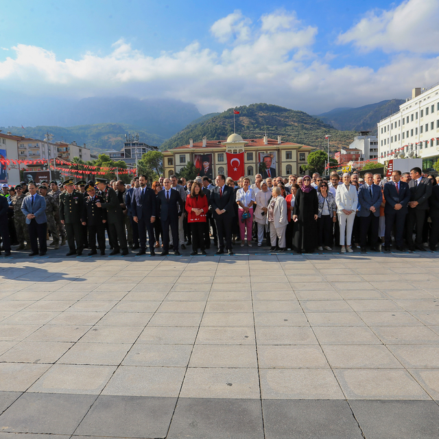 Manisa'nın düşman işgalinden kurtuluşu törenle kutlandı
