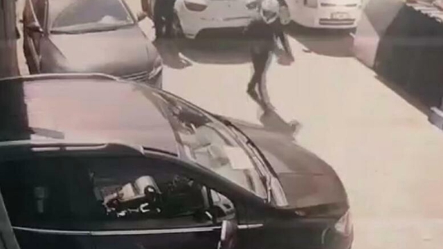 Kasklı şüphelilerden tüfek ve tabancalı soygun