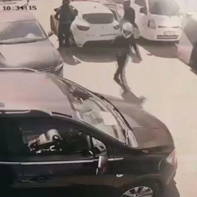 Kasklı şüphelilerden tüfek ve tabancalı soygun