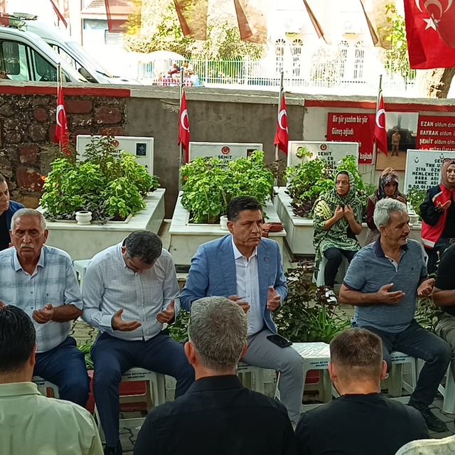 Şehit Uzman Çavuş Ziya Özkozanoğlu, Adana'daki kabri başında anıldı