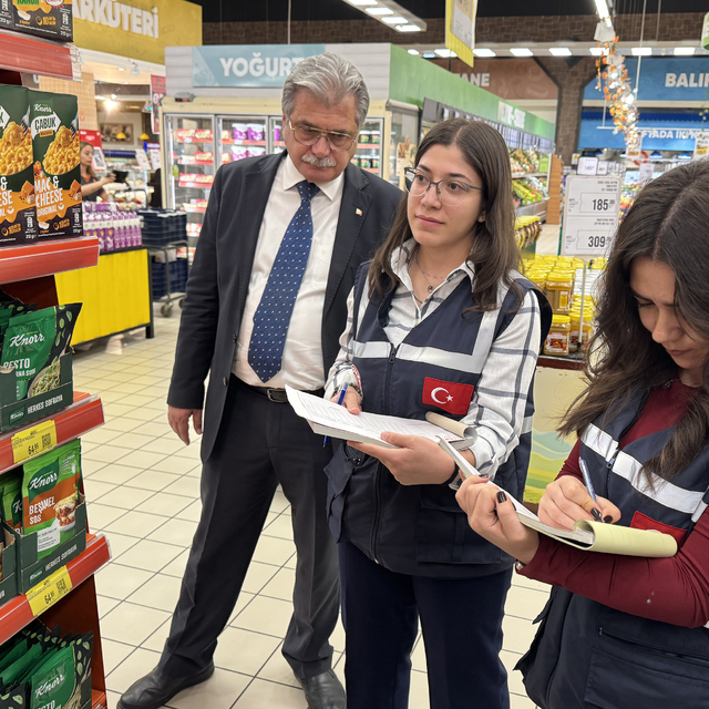 Konya'da marketlerde fiyat ve etiket denetimi yapıldı