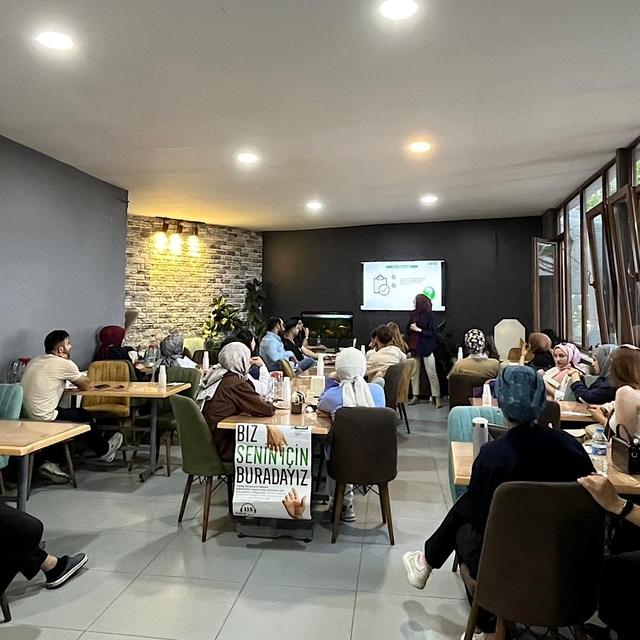 Muş'ta sağlık çalışanlarına bağımlılıkla mücadele semineri verildi