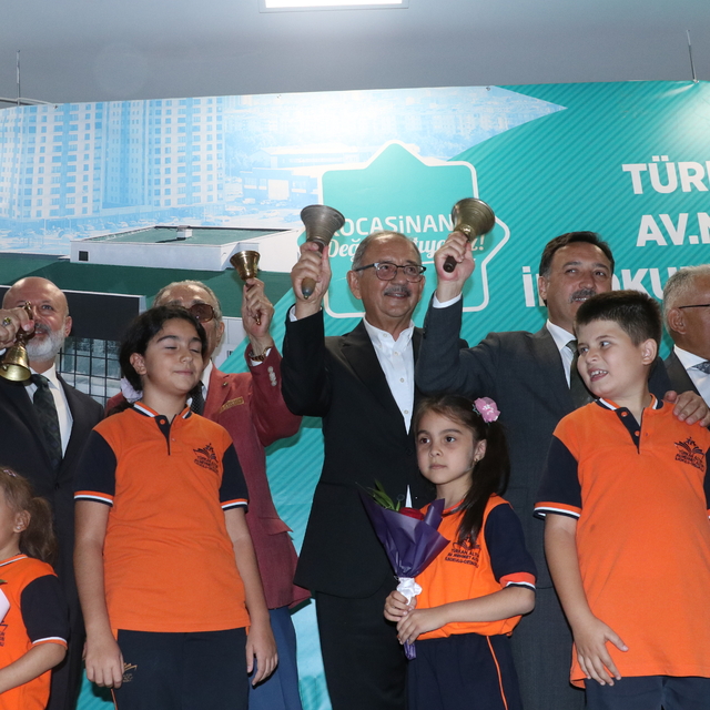 Kayseri'de hayırsever tarafından yaptırılan okulda ilk ders zili çaldı