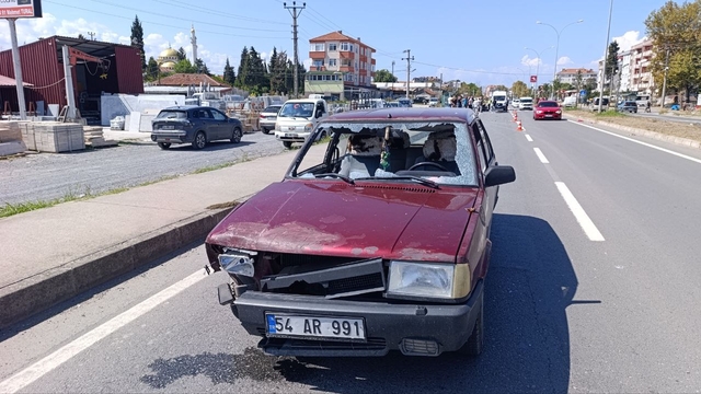 Sakarya'da otomobilin çarptığı elektrikli araçtaki anne öldü, kızı yaralandı
