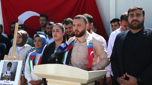 Adana, Mersin, Hatay ve Osmaniye'de Gazzeli çocuklar için "boş sıralar" protestosu