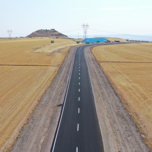 Büyükşehir Belediyesi, kırsal mahallelerde 350 kilometrelik sathi kaplama a...