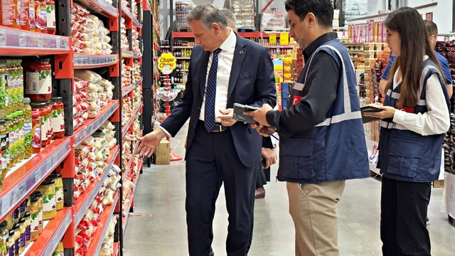 Ticaret Bakanlığı ekipleri Samsun'da marketleri denetledi