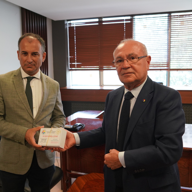 Polatlı Ticaret Borsası kırtasiye yardımında bulundu