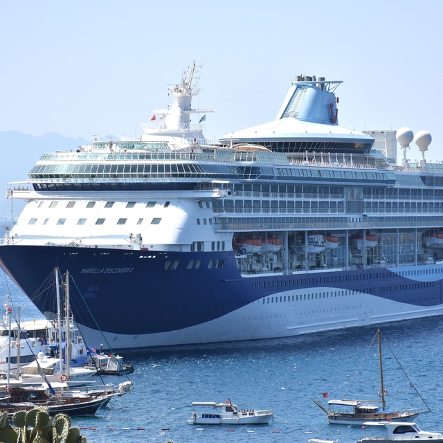 "Marella Discovery 2" kruvaziyeri 1809 yolcusuyla Bodrum'a geldi