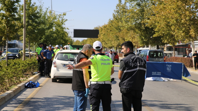Denizli'de otomobilin çarptığı kadın öldü